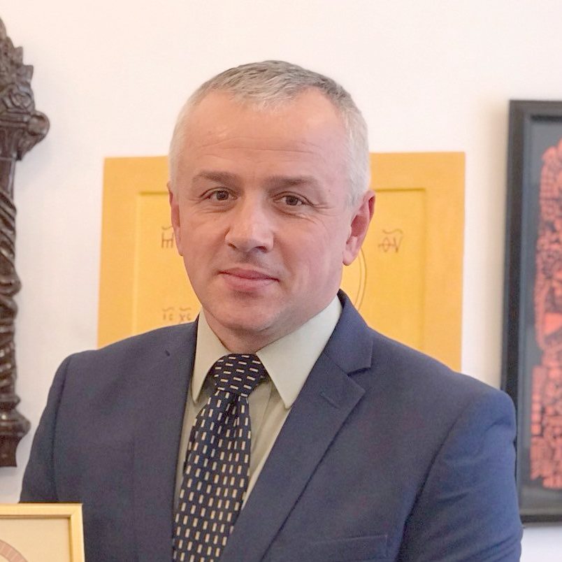 Про нас